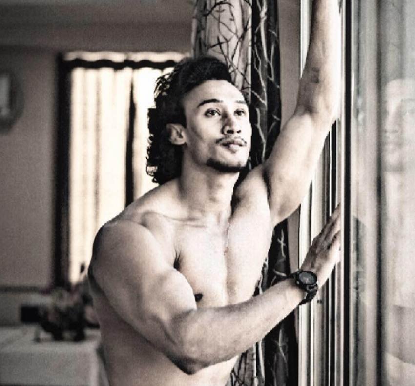 Tiger Shroff, Tiger Shroff Pictures, Tiger Shroff Hot body, Tiger pictures India, Tiger Shroff photographs, Tiger Shroff and doppelganger, entertainment news, bollywood news