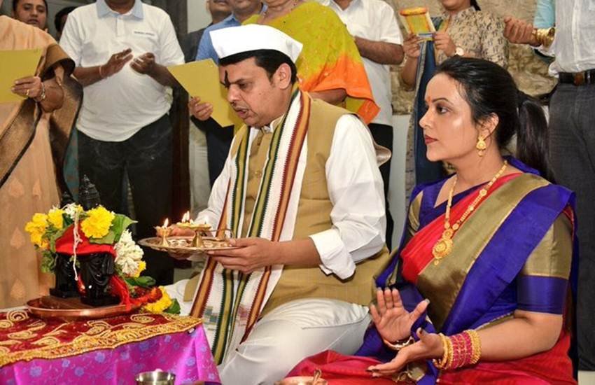 पंडरपुर की यात्रा रद्द कर सीएम ने घर पर की पूूजा 