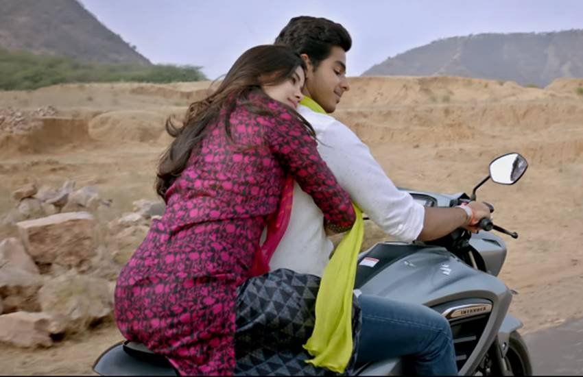 फिल्म धड़क में जाह्नवी कपूर और ईशान खट्टर