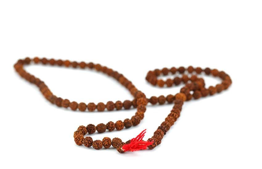 Garland, Garland facts, Garland benefits, Garland in worship, Worship, Worship and garland, Use Garlands, Mantra Chant, Mantra Chant facts, Garland prayer, religion news