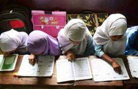 Kerala, Kerala girl, Kerala muslim girl suspended from madarsa, bindi, tika, teeka, THIRUVANANTHAPURAM, hindi news, News in Hindi, Jansatta