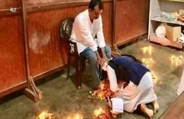 guru purnima, cnn girls higher secondary school, muslim girls touch feet of Teacher, Thrissur, Thrissur muslim girl, Hindi news, News in Hindi, Jansatta
