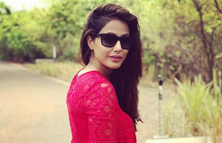 bhasoodi,bigg boss,hina khan,kareena kapoor khan,komolika, hina khan troll, hina khan show, hina khan bhasoodi
