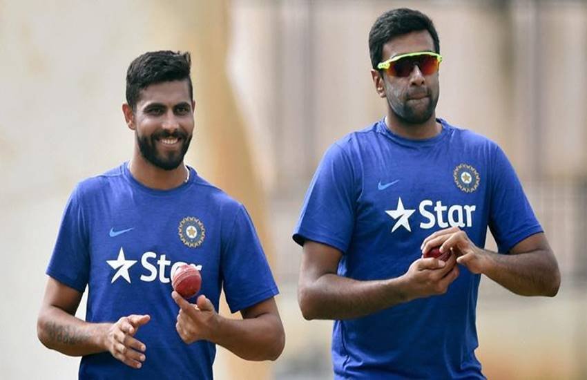 अभ्यास सत्र के दौरान रवींद्र जडेजा और रविचंद्रन अश्विन। (Photo Courtesy : indianexpress.com)