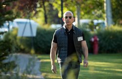 Jeff Bezos Net Worth: बिल गेट्स को पीछे छोड़, दुनिया के सबसे अमीर आदमी बने अमेजन के मालिक जेफ बेजोस