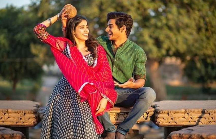 janhvi kapoor, dhadak, dhadak janhvi kapoor, janhvi kapoor sat on a pointed pencil, ishaan khattar embrassing moment, watch video