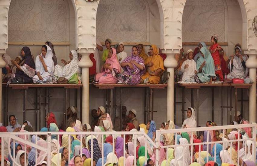 मुस्लिम महिलाओं का खतना: कांग्रेसी वकील बोले- धार्मिक प्रथा में दखल न दे सुप्रीम कोर्ट
