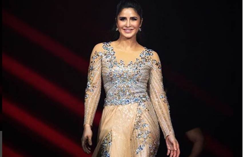 katrina kaif, katrina kaif misbehave, katrina kaif video, katrina kaif dabangg tour, katrina kaif canada, katrina kaif twitter, katrina kaif photoshoot