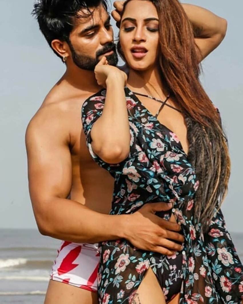 Arshi Khan, bigg boss, Bigg Boss 11, Bigg Boss 11 asrhi khan, arhsi khan hot pics, arshi khan bold photos, arshi khan hot photoshoot, arshi khan latest pics