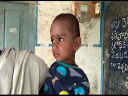 रोती बच्ची को चुप कराने के लिए आंगनबाड़ी कर्मी ने मुंह में भर दिया मिर्ची पाउडर