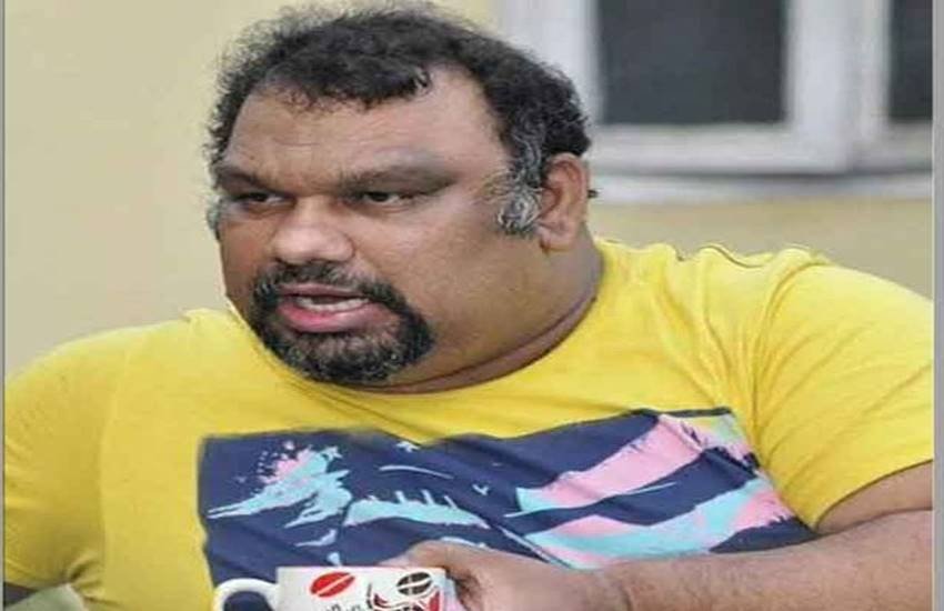 तेलंगाना पुलिस ने सोमवार को फिल्म आलोचक काठी महेश को छह महीने के लिए हैदराबाद से बाहर कर दिया।