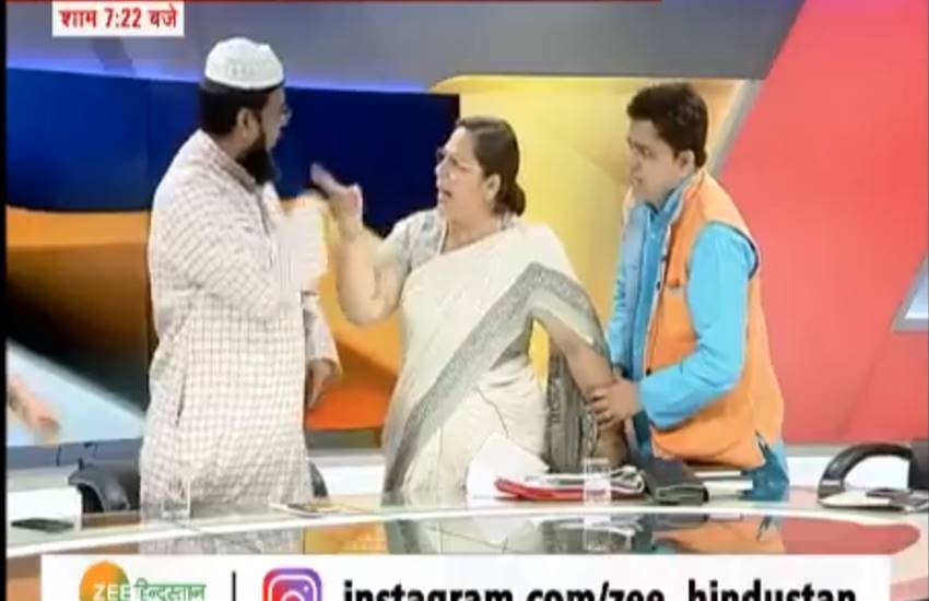 मौलाना कासमी और महिला वकील फराह फैज। (फोटो- YouTube grab)