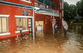 Nagpur, Nagpur Vidhan sabha, Nagpur heavy rain, Nagpur water logging in Vidhan sabha, Maharashtra Vidhan Sabha, Maharashtra rain, Beer bottle, Hindi news, News in Hindi, Jasnatta
