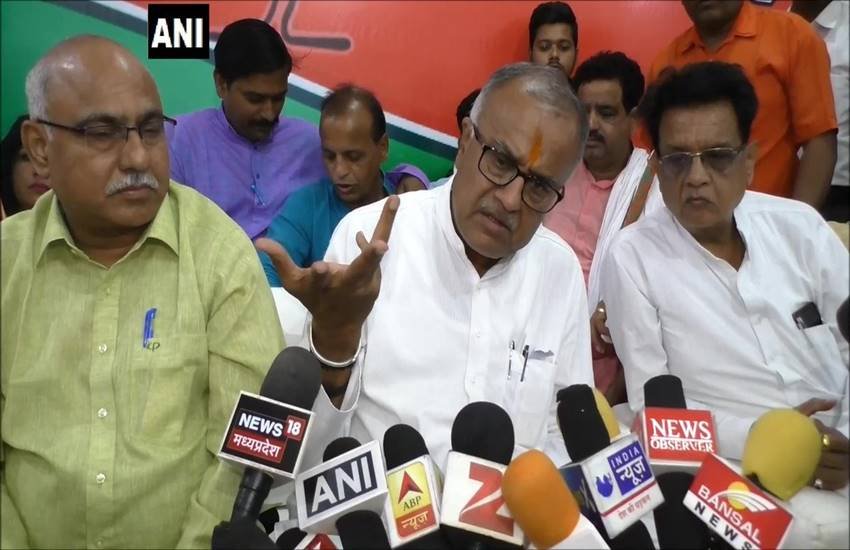 Nand Kumar Chauhan, bjp mp Nand Kumar Chauhan, Nand Kumar Chauhan on rape, bjp mp on internet smart phone, hindi news, news in Hindi, Jansatta
