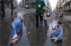 नाली के पानी में लेटकर वोट मांग रहा यह नेता, तस्वीरें हुईं वायरल