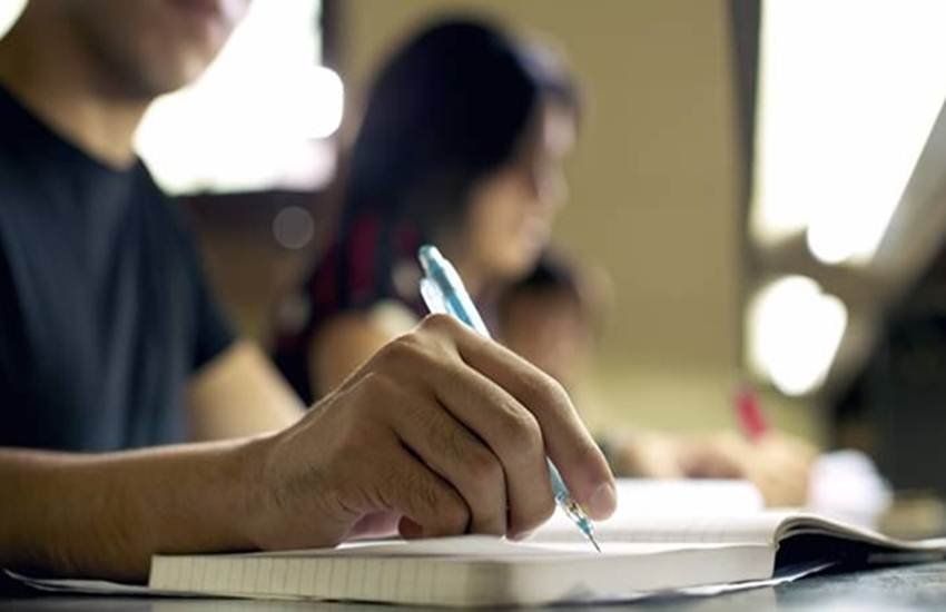  परीक्षाओं का आयोजन पहले Central Board of Secondary Education यानी CBSE कराता था लेकिन अब परीक्षाएं National Testing Agency यानी NTA कराएगी। 