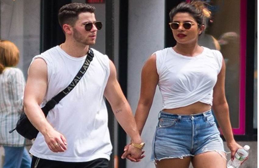 priyanka chopra, nick jonas, priyanka chopra birthday, priyanka nick in greece, priyanka chopra birthday plans, priyanka dating nick, priyanka nick photos