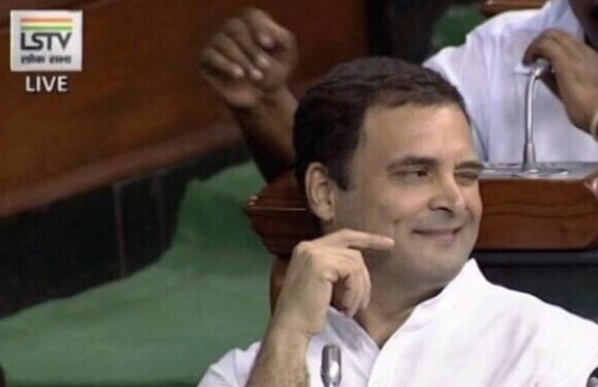 राहुल गांधी ने संसद में आंख मारी (Pic credit- Video grab)