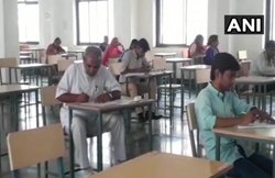 बेटियों ने कहा पढ़ो तो विधायक में जागी ललक, 55 की उम्र में दी स्नातक की परीक्षा