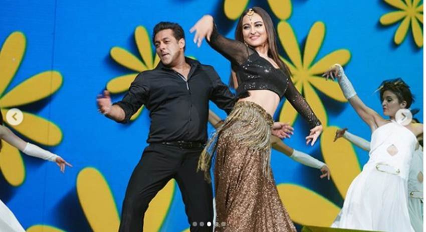 salman khan, sonakshi sinha, salman khan and sonakshi sinha, dance performance, dance performance photos, viral on social media, jansatta, entertainment news