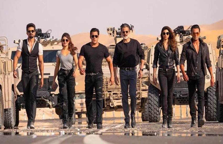 Race 3 Total Box Office Collection: सलमान खान की फिल्म रेस-3 ईद के मौके पर 15 जून रिलीज हुई थी। Race 3 Total Box Office Collection: सलमान खान की फिल्म रेस-3 ईद के मौके पर 15 जून रिलीज हुई थी।