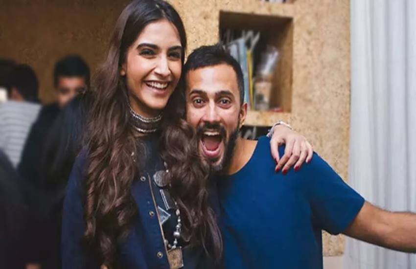 सोनम साल के खत्म होने से पहले इस घर में शिफ्ट हो जाना चाहती है।