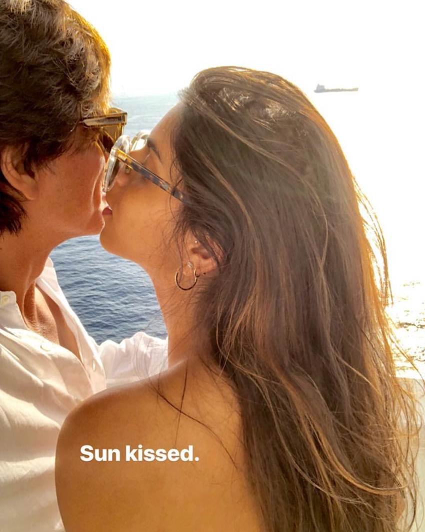 abram,aryan khan,barcelona,gauri khan,gauri khan barcelona,shah rukh khan,shah rukh khan aryan khan abram,shah rukh khan latest pics"