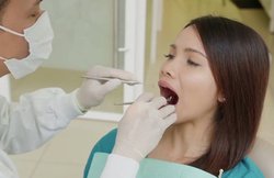 प्रेग्नेंसी में हार्मोन्स की अधिकता से हो सकता है दांतों में दर्द, ये प्राकृतिक उपचार आ सकते हैं काम