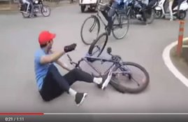 Tej Pratap Yadav, Tej Pratap Yadav Cycling, Tej Pratap Yadav fall, bihar, Lalu yadav son, rjd, Patna, patna news, Bihar news, Hindi news, News in Hindi, Jansatta
