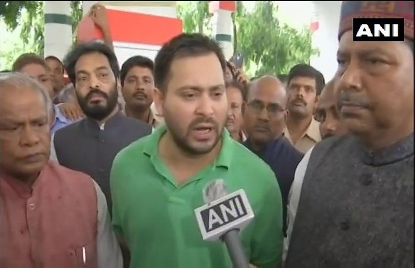 तेजस्वी यादव ने राज्य में कानून व्यवस्था की स्थिति पर नीतीश सरकार पर साधा निशाना (Pic Courtesy- ANI)