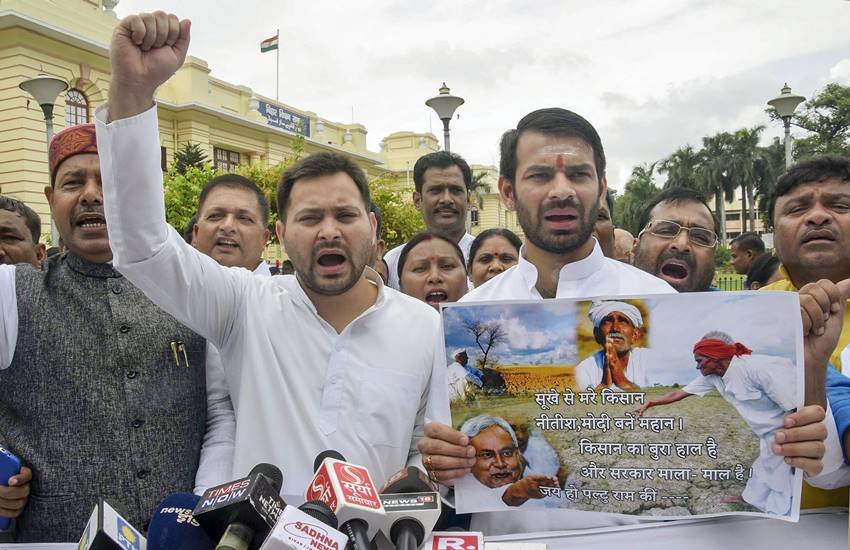 राष्ट्रीय जनता दल के नेता तेजस्वी यादव ने मुजफ्फरपुर में सरकार द्वार वित्त पोषित बालिका आश्रय गृह की लड़कियों के यौन शोषण के आरोपों की सीबीआई जांच की मांग की। (फोटो-पीटीआई)
