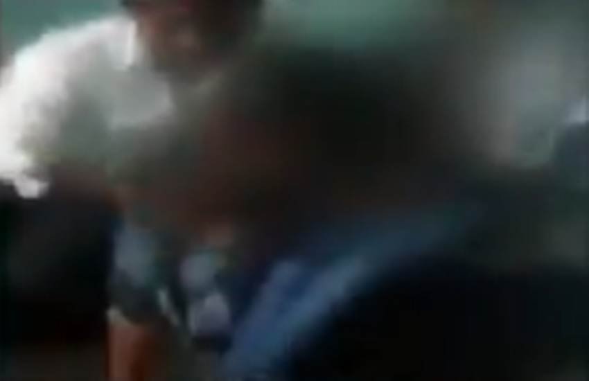 बिहार में लड़की के साथ जबरदस्ती का वीडियो वायरल (Video grab image)