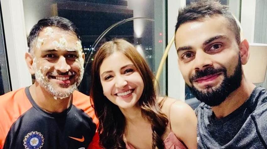virat kohli, anushka sharma, anshuka virat, virat, anushka, virushka, virushka photos, virushka recent photos, virushka news, virat anushka photos, virat anushka selfie, entertainment news