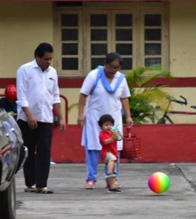 PHOTOS of TAIMUR ALI khan, taimur ali khan with papa saif, saif ali khan son taimur, taimur pictures with father saif, saif ali khan with taimur, baby taimur playing with colorful football, entertainment news, entertainment news, bollywood news, television news, entertainment news, tv show news
