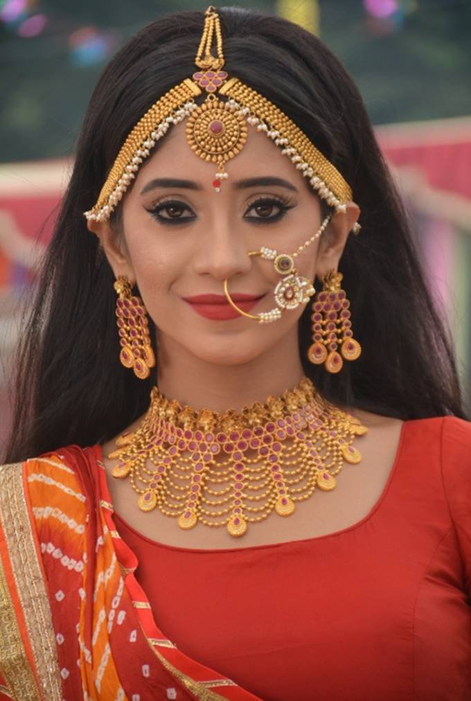 Yeh Rishta Kya Kehlata Hai, Yeh Rishta Kya Kehlata Hai actress Shivangi, Yeh Rishta Kya Kehlata Hai, shivangi Joshi in Yeh Rishta Kya Kehlata Hai, shivangi looking pretty as radha, Mohsin Khan looking in krishna avtaar with bansuri, Karthik and Naira, Yeh Rishta Kya Kehlata Hai, entertainment news, bollywood news, television news, entertainment news