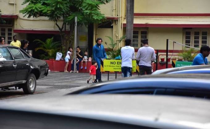 PHOTOS of TAIMUR ALI khan, taimur ali khan with papa saif, saif ali khan son taimur, taimur pictures with father saif, saif ali khan with taimur, baby taimur playing with colorful football, entertainment news, entertainment news, bollywood news, television news, entertainment news, tv show news