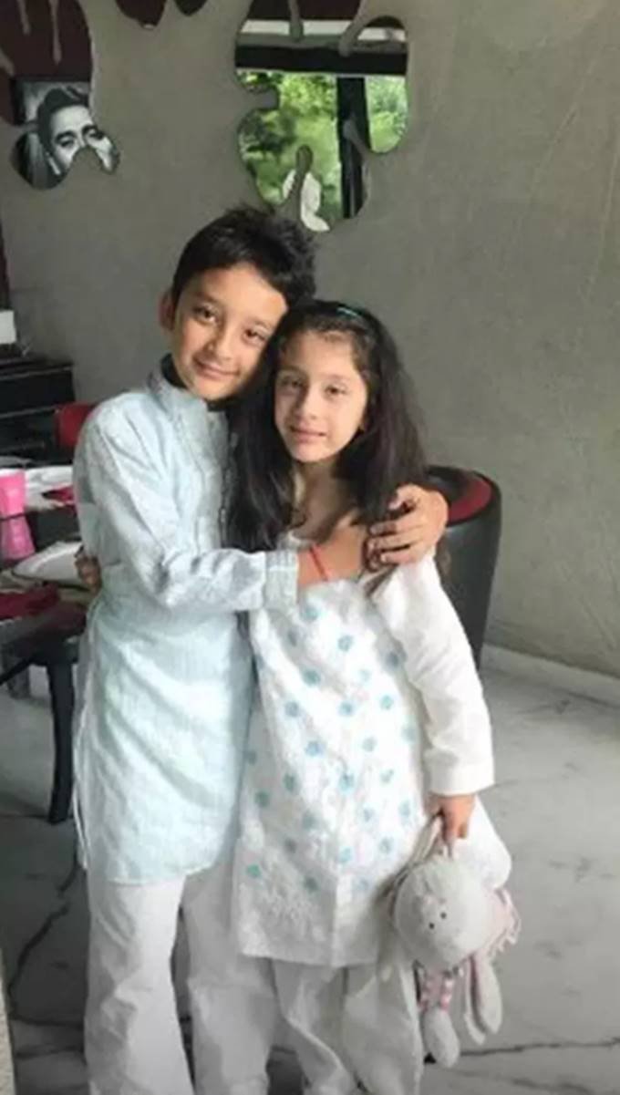 eid-2018, SANJAY DUTT with his family, sajay dutt wife maanyata dutt, sanjay dutt house inside pictures, pictures of eid from sanju house, entertainment news, bollywood news, television news, entertainment news, bollywood news, television news