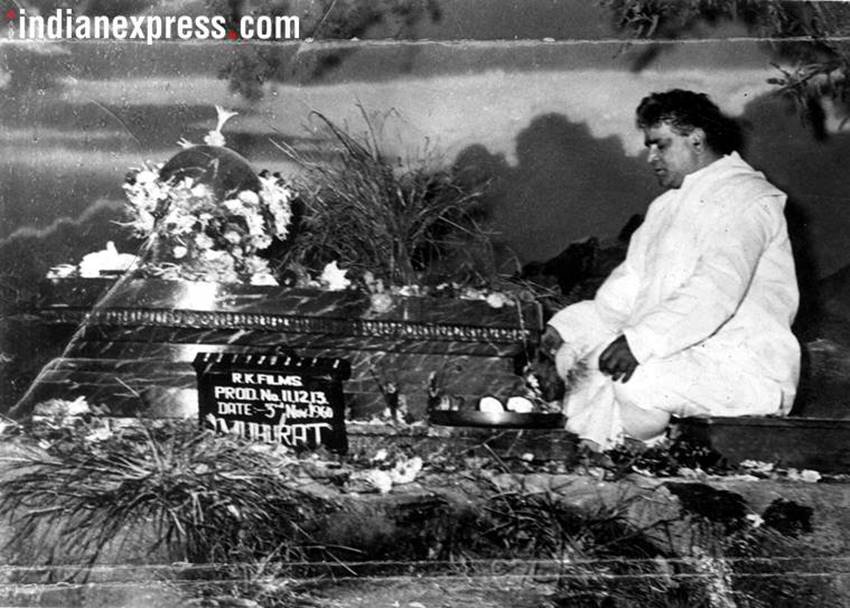 महान एक्टर पृथ्वीराज कपूर एक फिल्म के मुहूर्त के दौरान