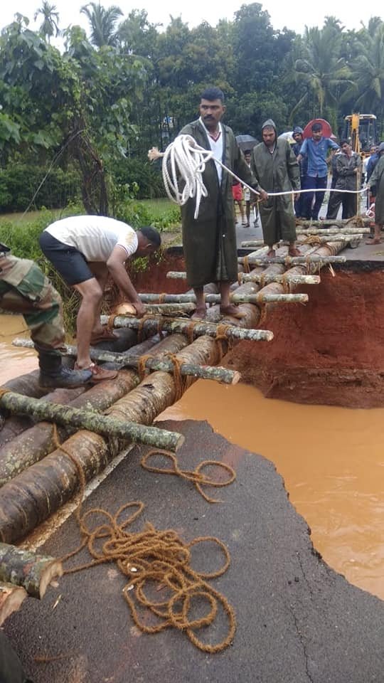 "kerala, kerala heavy rain, kerala flood, indian army, ndrf, p vijayan