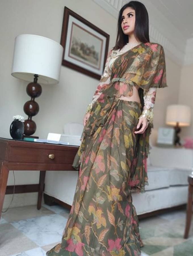 photos of Mouni roy, mouni new pictures, mouni from social media, mouni will take off your heart away, see pictures of gold actress mouni, mouni roy, entertainment news, bollywood news, television news, entertainment news, bollywood news, television news, entertainment news, bollywood news, television news, entertainment news, bollywood news, television news