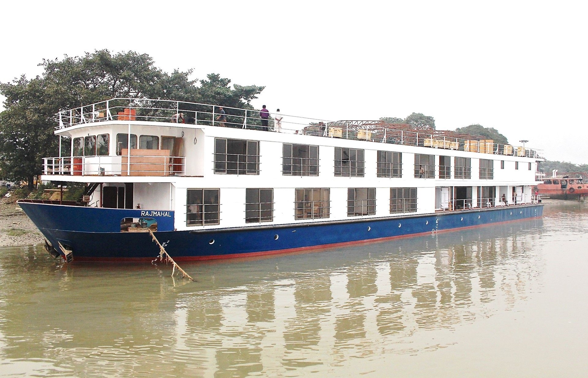 cruise ship, Varanasi, cruise ship , RBN rajmahal,Bollywood News, Bollywood News in Hindi, News in Hindi, Entertenment news in Hindi, crime news, naitonal news, international news, trending news, twitter news, Viral story in Hindi, Latest news in Hindi, Jansatta