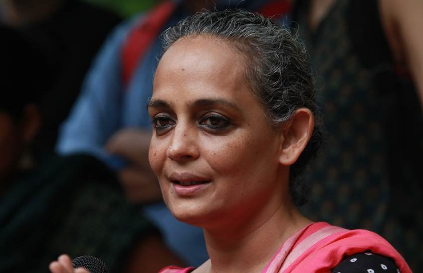 Arundhati Roy, Author, Condemn, Arrest, Naxal Involvement, Activists, Intellectuals, Bhima Koregaon Case, Pune, Police, Arrest, Raids, PM, Narendra Modi, Murder Conspiracy, Maharashtra, State News, Hindi News