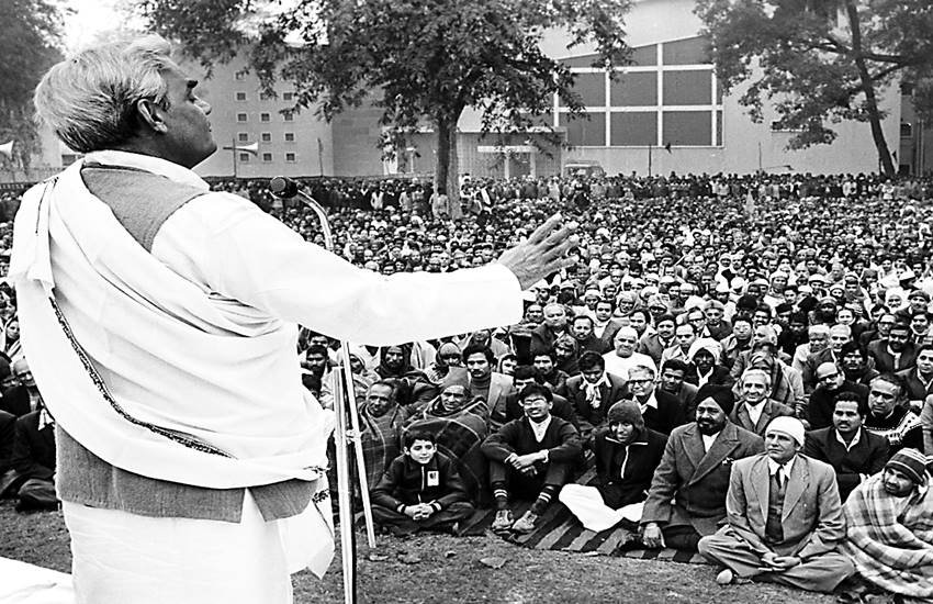 जनसंघ की स्थापना के पूर्व उन्होंने इसी शहर में तीन समाचार पत्रों-राष्टÑधर्म, स्वदेश और मदरलैंड का संपादन किया।