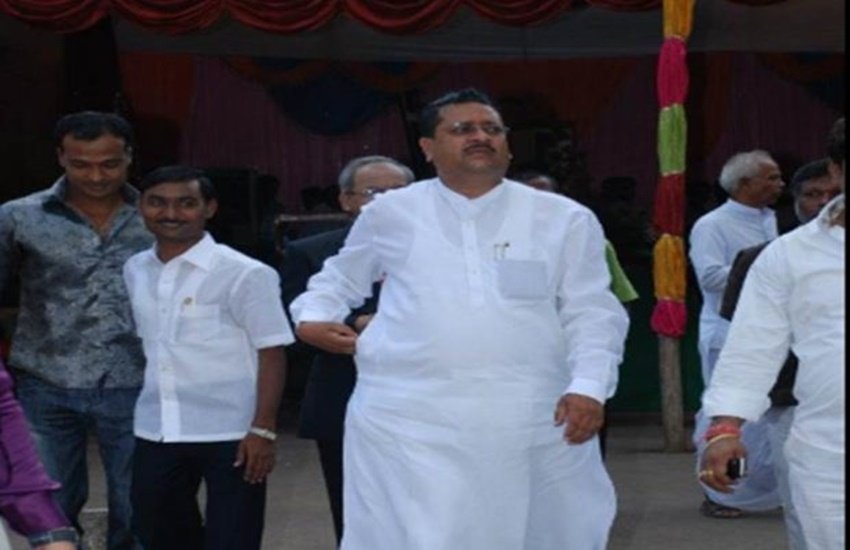 भाजपा विधायक बासनगौड़ा ने केरल में आए बाढ़ को लेकर विवादित बयान दिया (Photo courtesy: Facebook)