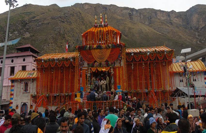 हिंदुओं की आस्था का प्रतीक बद्रीनाथ धाम। Express Photo by Virender Singh Negi.