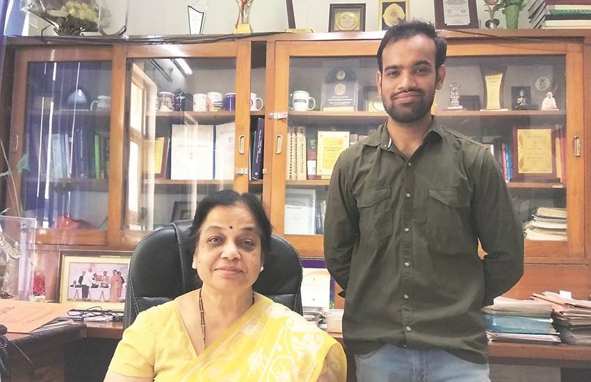 विभाग की प्रोफेसर वीणा अग्रवाल के नेतृत्व में पीएचडी कर रहे दिनेश कुमार ने यह दवा बनाई है। 