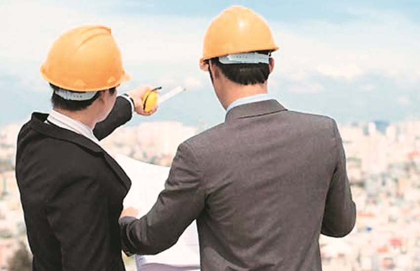 वर्तमान में अनुभवी सिविल अभियंताओं की भारी मांग है और रोजगार की बहुत संभावनाएं हैं।