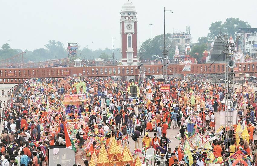 मेले के दौरान हरिद्वार के जिलाधिकारी ने तीन से नौ अगस्त तक जिले के सभी स्कूल-कॉलेज बंद रखने के आदेश दिए हैं।