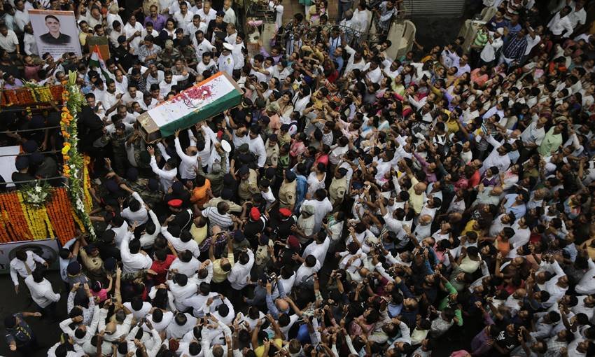 Major Kaustubh Prakash Kumar Rane, Major Kaustubh, Mrs Kanika Rane, Wife of Major Kaustubh rane, Gurez Sector, jammu kashmir, Hindi news, Mumbai news, News in Hindi, Jansatta"