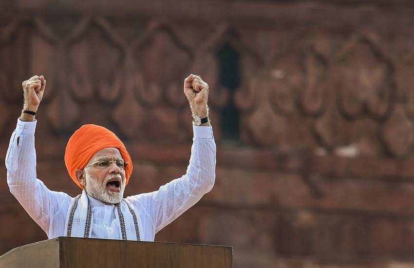 Independence Day 2018: लाल किले की प्राचीर से राष्‍ट्र के नाम संबोधन करते प्रधानमंत्री नरेंद्र मोदी। (PTI)